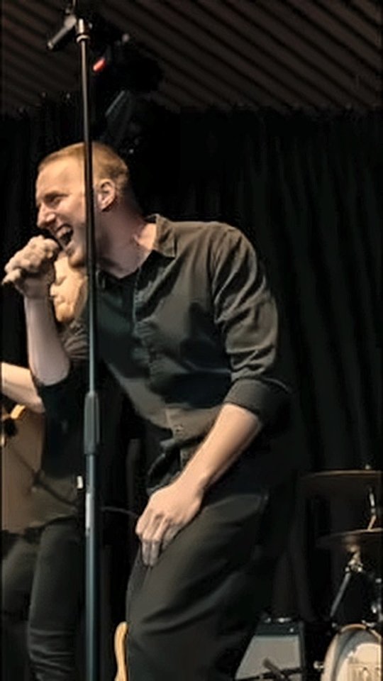 Jacob Friis synger